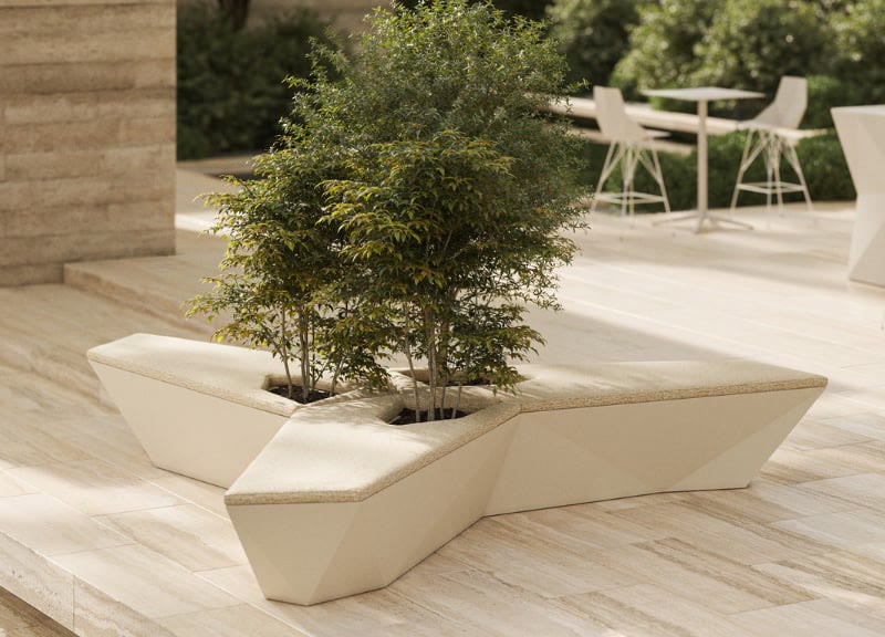 Jardinière-banc FAZ de VONDOM plantée sur une terrasse