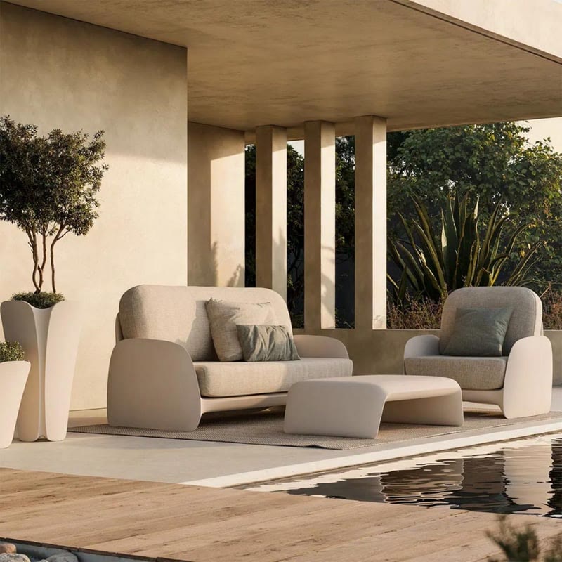 Canapés PEZZETTINA de VONDOM sous une pergola