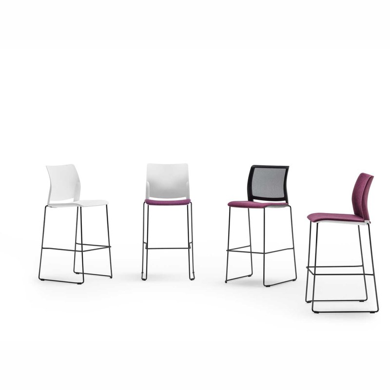 Tabouret haut empilable AREA tapissé BRALCO