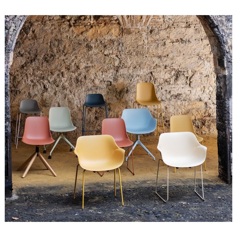 Chaise et fauteuil pivotants ABRIL base bois - esPATTIO