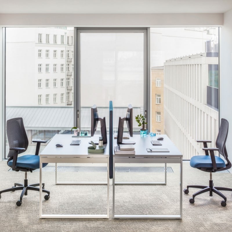 Bureau piètement cadre en métal OGI Q - MDD