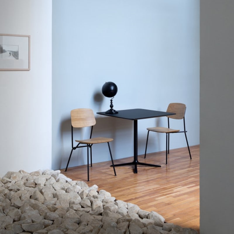 Chaise en bois massif STRAIN