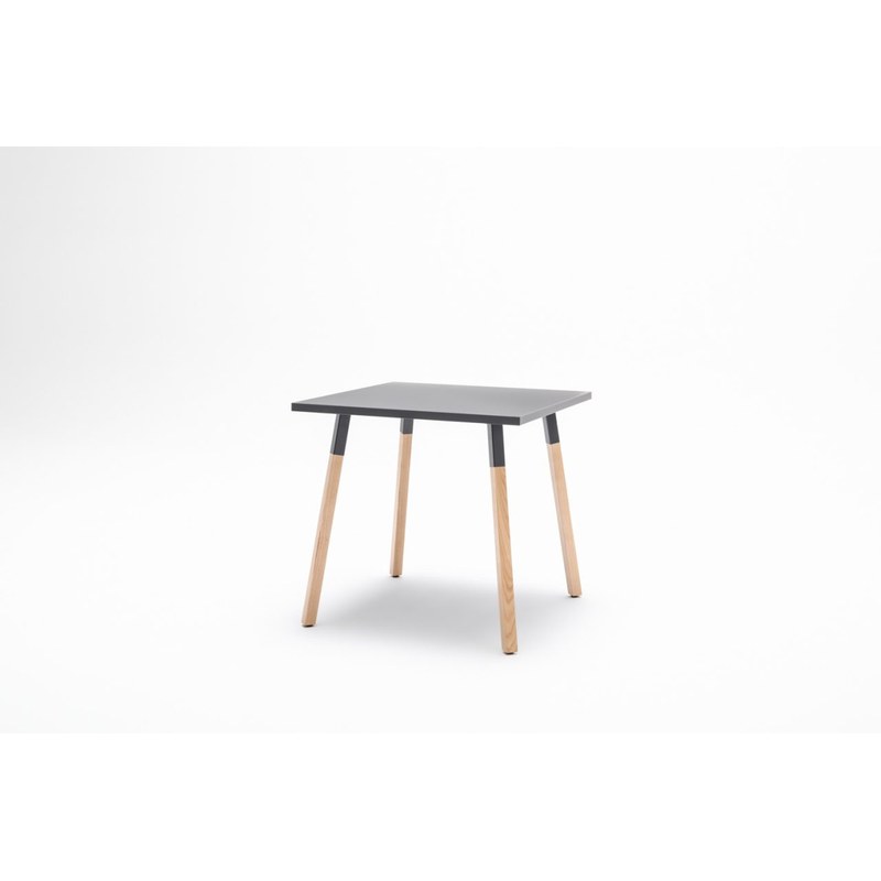 Table de café pieds bois Ogi W - MDD