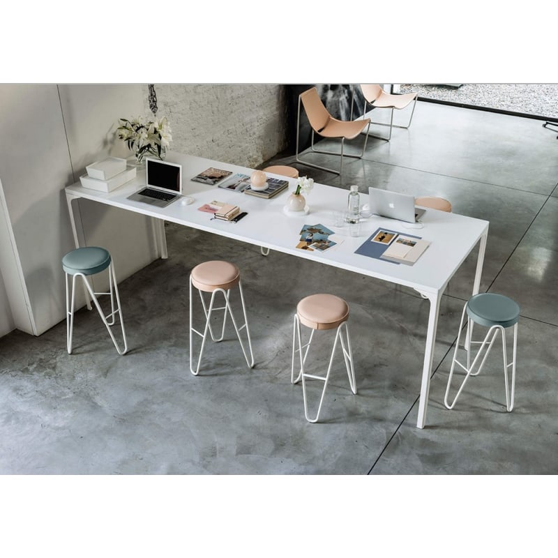 Tabouret avec assise en cuir APELLE JUMP