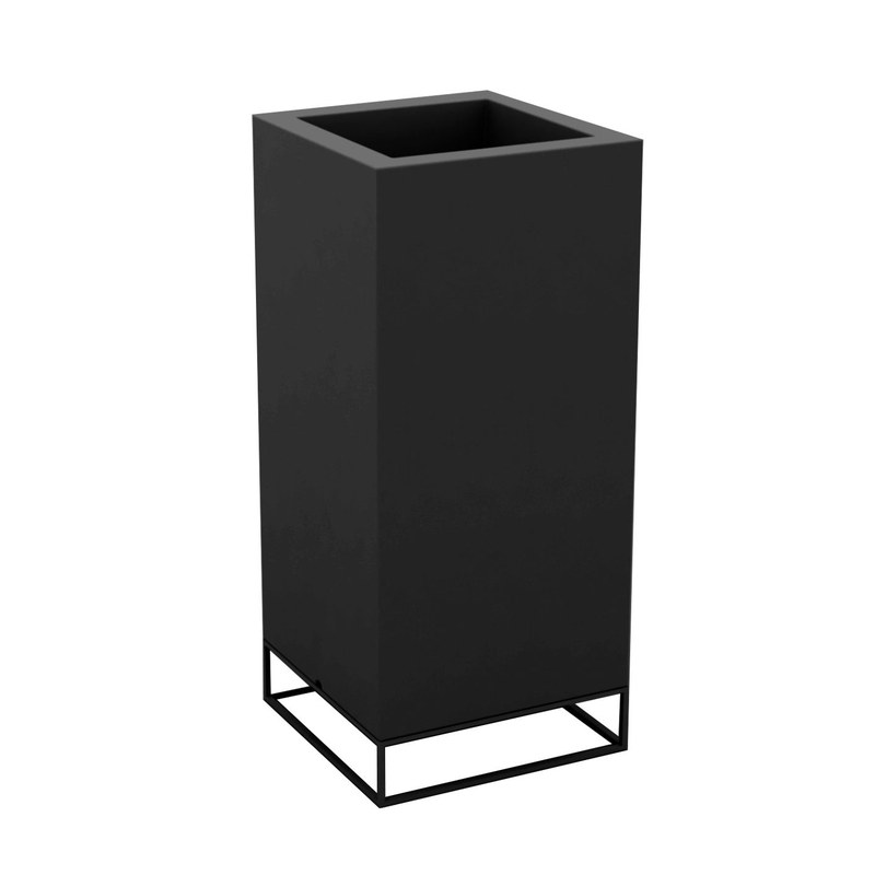 Lampe cube haute VELA 40 x 40 x 90 cm de VONDOM