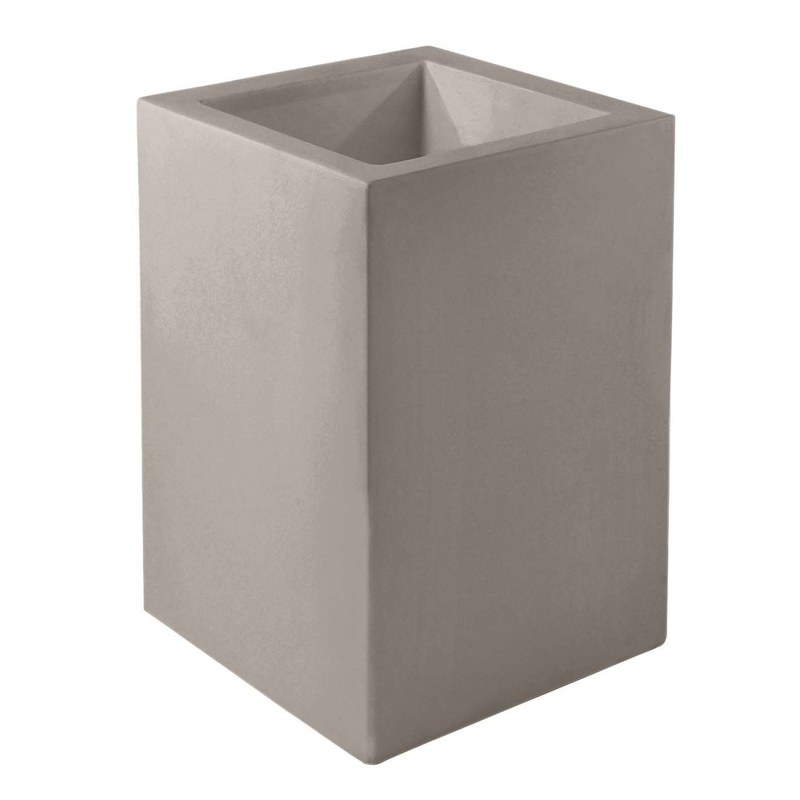 Pot cube haut CUBO 50 x 50 x 100 cm de VONDOM